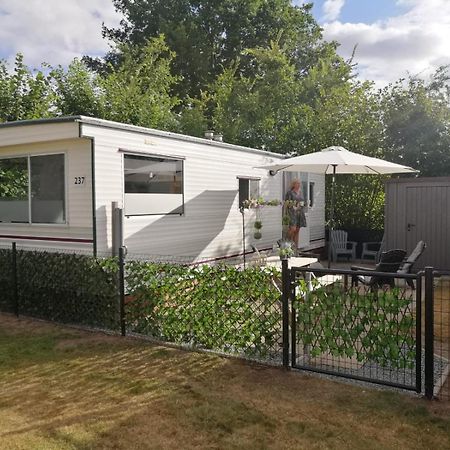 Stacaravan Op 5 Sterren Vakantiepark De Kuilart Friesland Aan Het Meer Met Zwembad 5P 237 Koudum Kültér fotó
