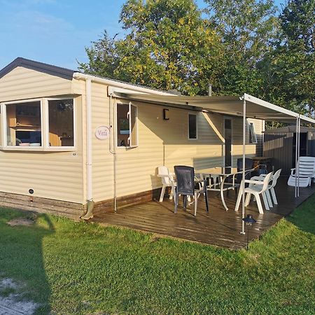 Stacaravan Op 5 Sterren Vakantiepark De Kuilart Friesland Aan Het Meer Met Zwembad 5P 237 Koudum Szoba fotó