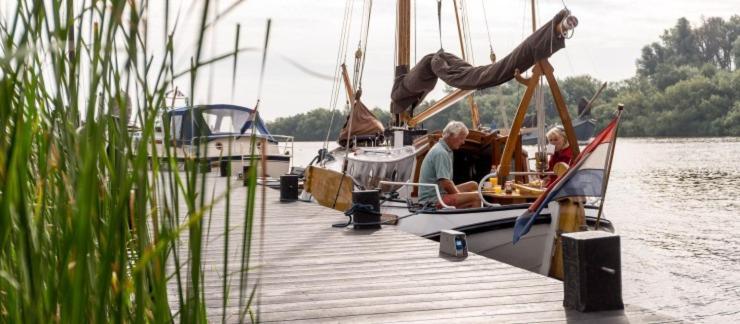 Stacaravan Op 5 Sterren Vakantiepark De Kuilart Friesland Aan Het Meer Met Zwembad 5P 237 Koudum Kültér fotó